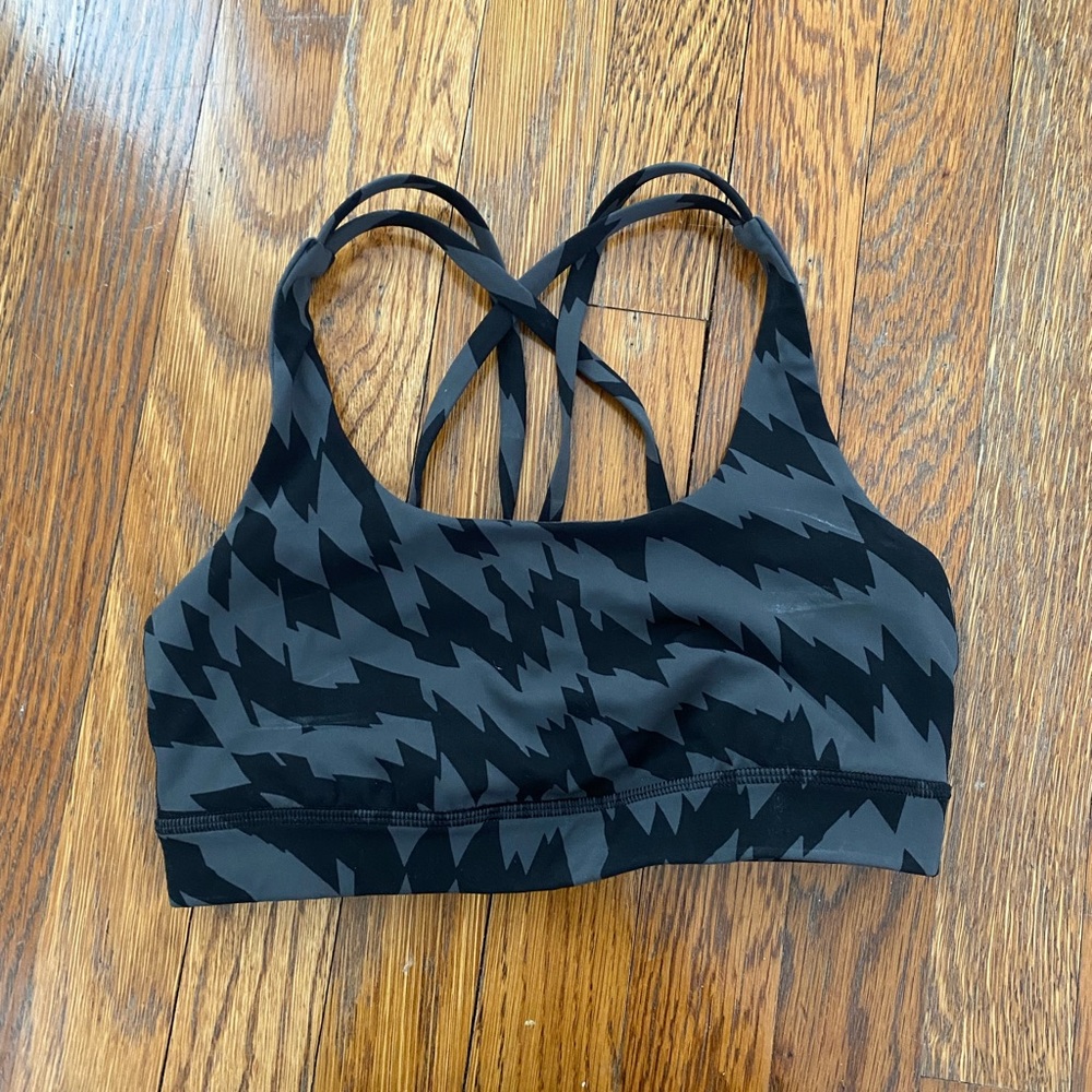 Lululemon energy bra size 4